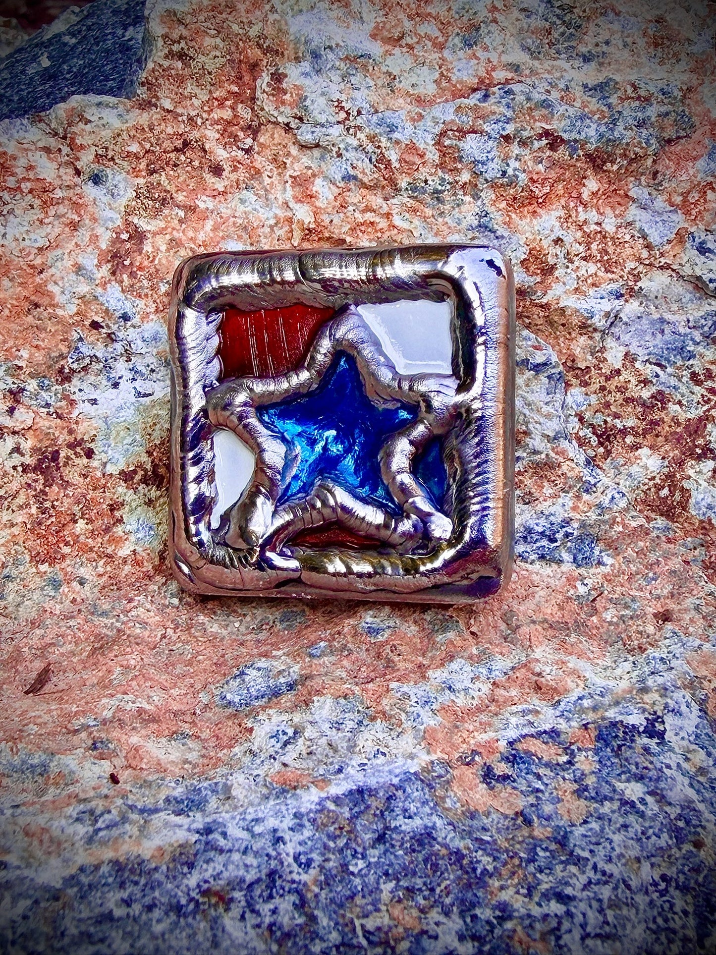 “Wavy” Assaulting Forward American Flag Ball Marker