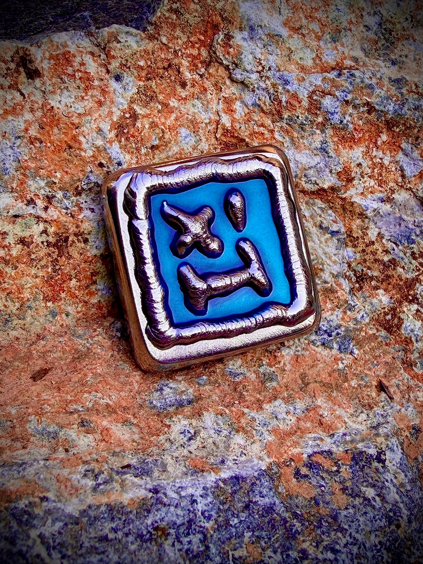 "Throwing Darts" Ball Marker